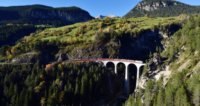 Landwasserviadukt: Blick von Filisur Richtung Alvaneu Dorf
