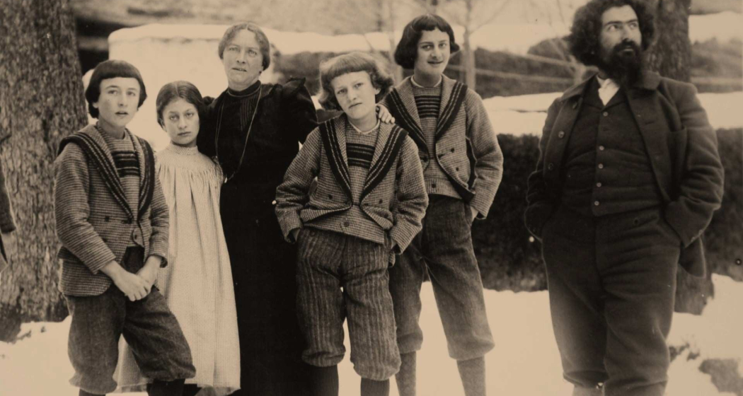 Mario, Bianca, Bice, Alberto, Gottardo und Giovanni Segantini (v.l.) im Jahr 1895.