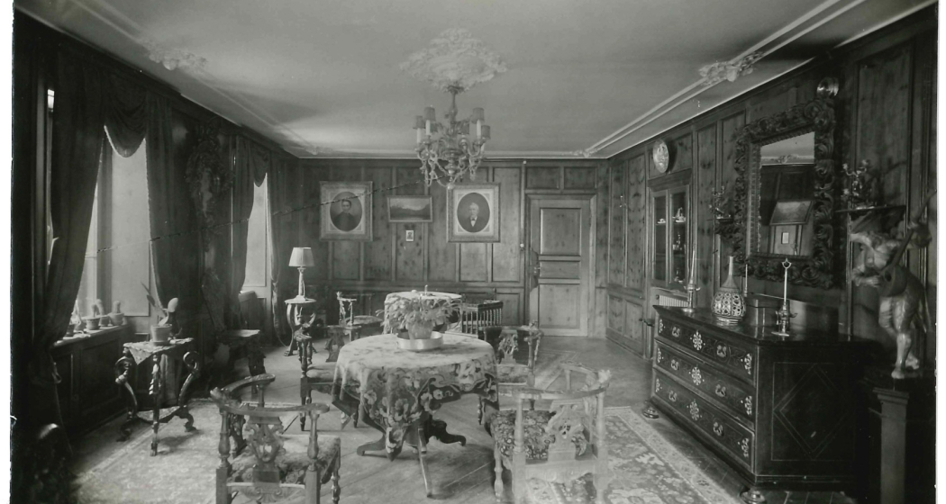 Holzstube des Hotels Pianta, in der sich schon die Familie Segantini aufgehalten hat. Holzstube des Hotels Pianta, in der sich schon die Familie Segantini aufgehalten hat.