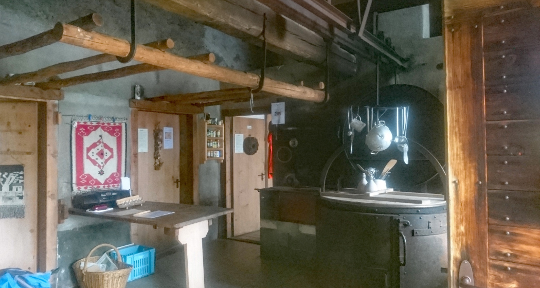 Berghütte Martrüel, Küche und Aufenthaltsraum Berghütte Martrüel, Küche und Aufenthaltsraum
