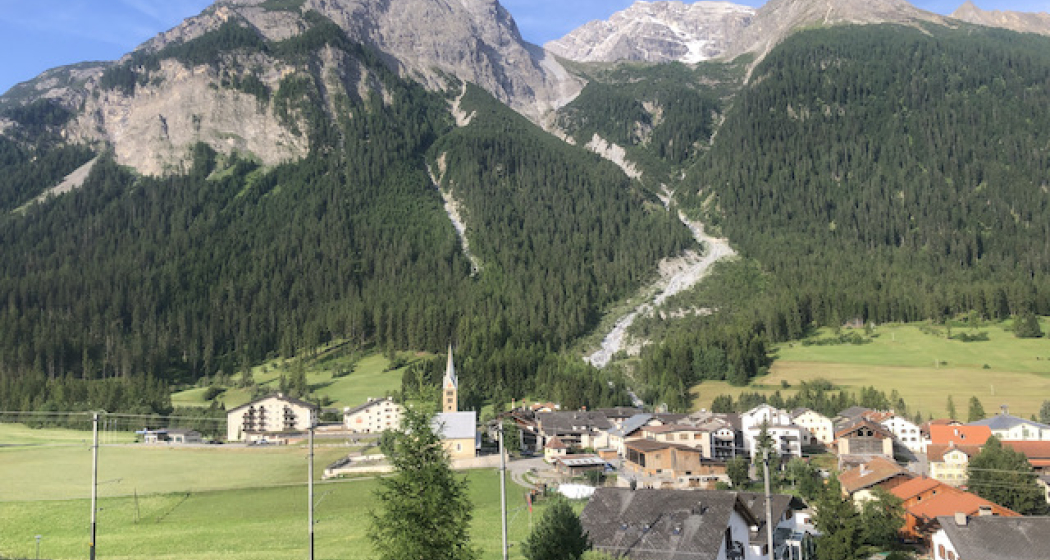 Fantastischer Blick über's Dorf zum Pia Ela. Fantastischer Blick über's Dorf zum Pia Ela.