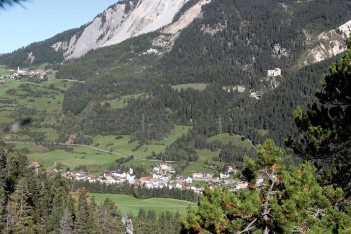 Blick auf Surava und Brienz/Brinzauls Blick auf Surava und Brienz/Brinzauls