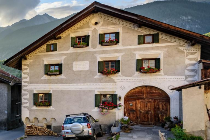 Der Hof Streglia ist einer der letzten beiden Bauernhöfe im Dorfkern Filisur. Der Hof Streglia ist einer der letzten beiden Bauernhöfe im Dorfkern Filisur.