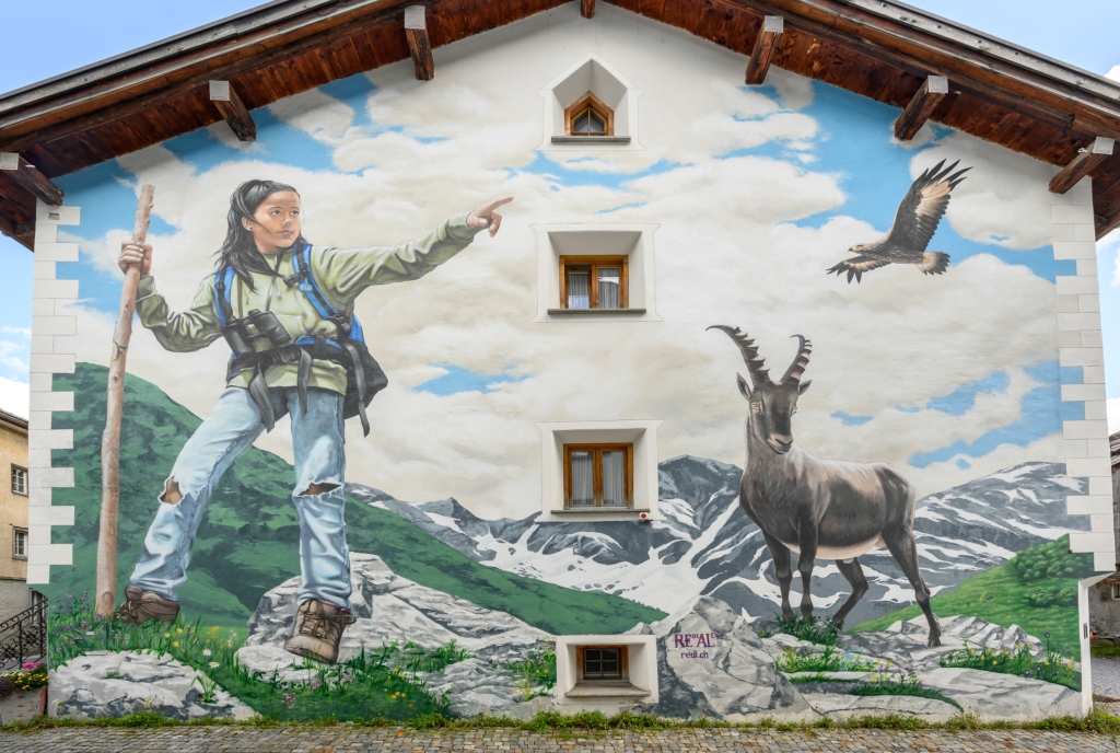 Von Redl bemalte Fassade in Bivio © Lorenz A. Fischer