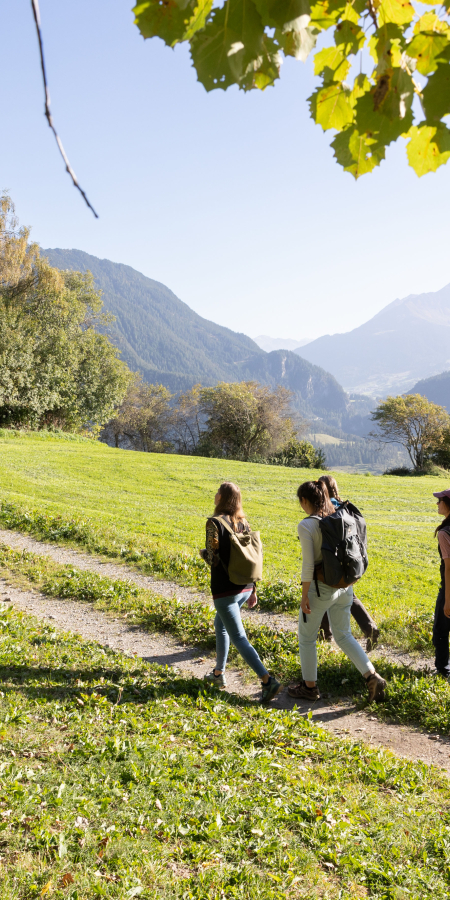 Gruppe in Lantsch/Lenz © Sundroina Pictures
