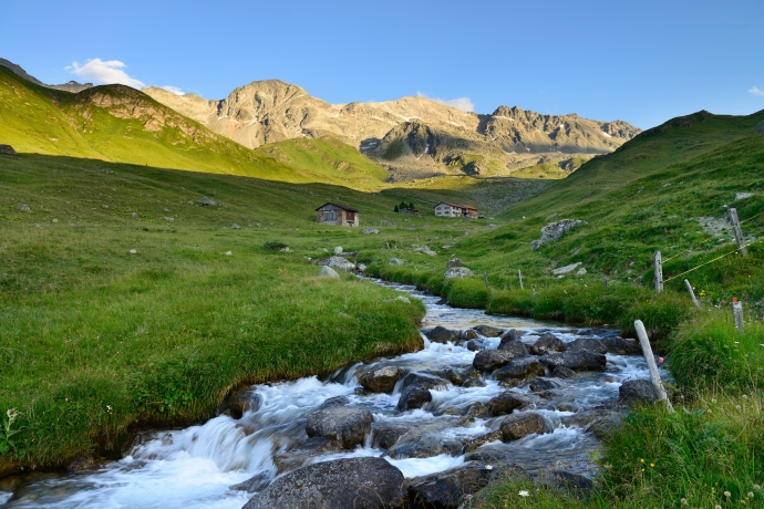 Nördlich des Septimerpasses, das Gehöft Cadval © Lorenz A. Fischer Nördlich des Septimerpasses, das Gehöft Cadval © Lorenz A. Fischer